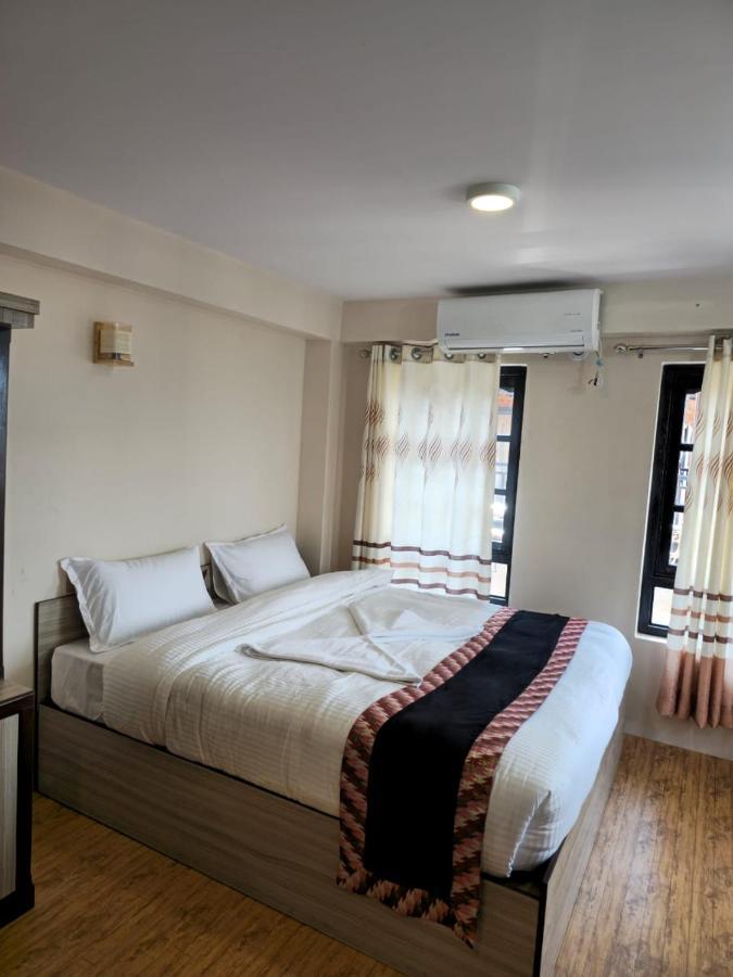 Hotel Durbar Side Bhatgoan エクステリア 写真