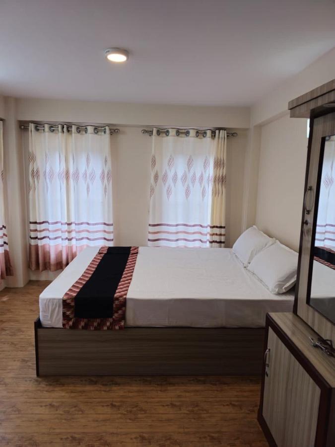 Hotel Durbar Side Bhatgoan エクステリア 写真
