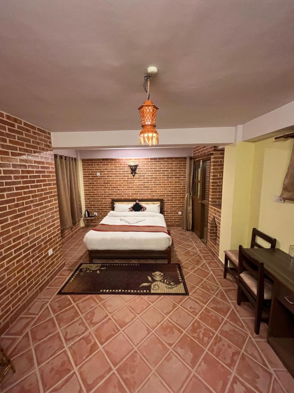 Hotel Durbar Side Bhatgoan エクステリア 写真