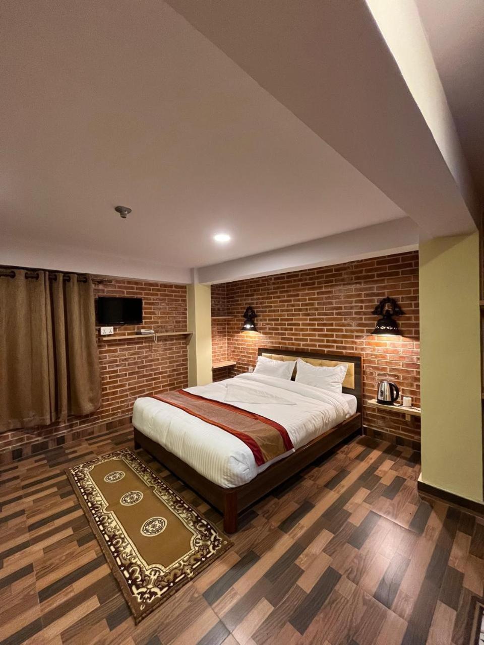 Hotel Durbar Side Bhatgoan エクステリア 写真